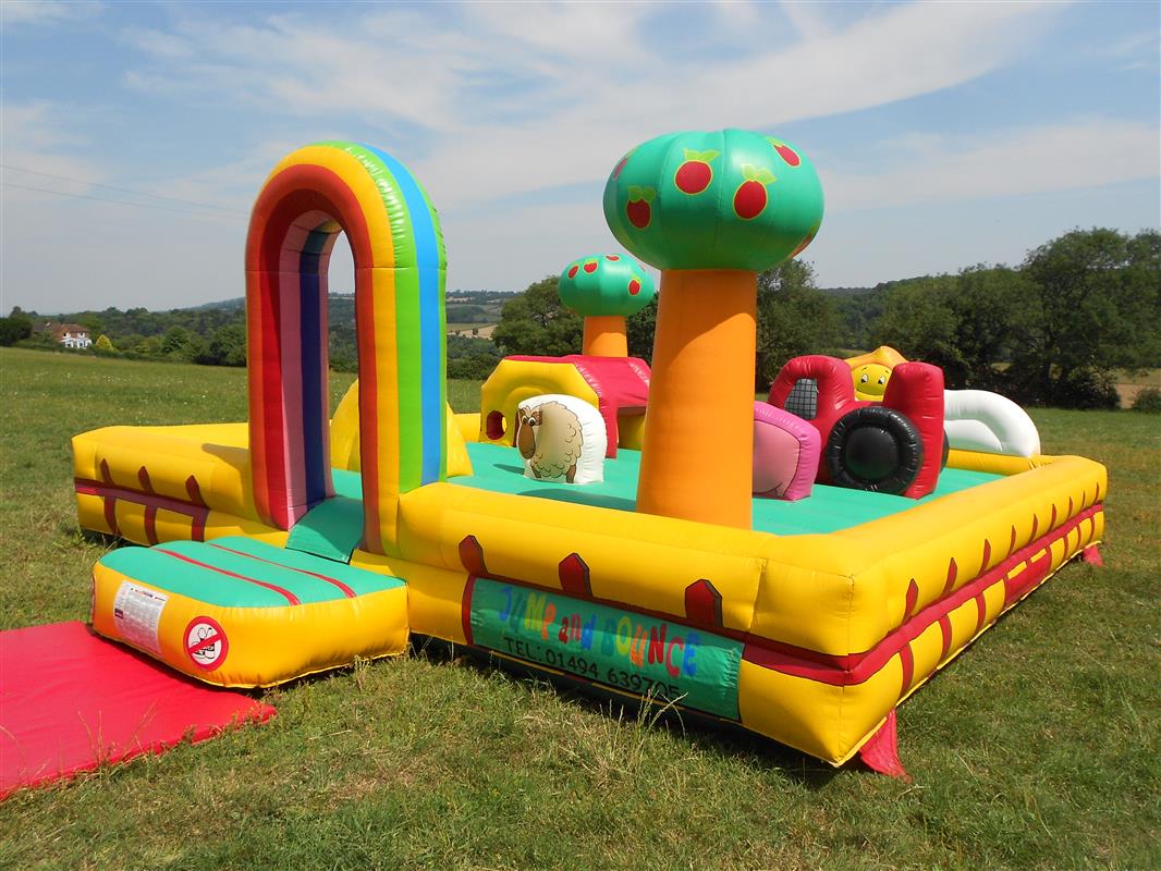 11 Old Macdonalds Farm Bouncy Castle Hire in High