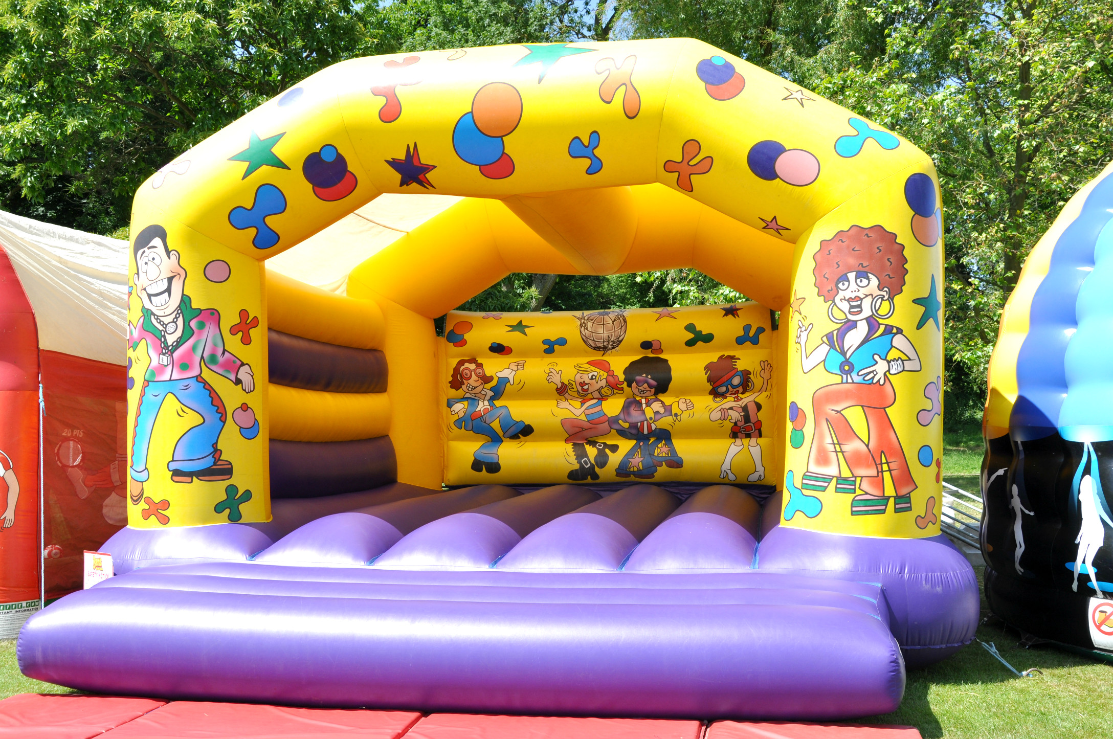 bouncers bouncy castle hire